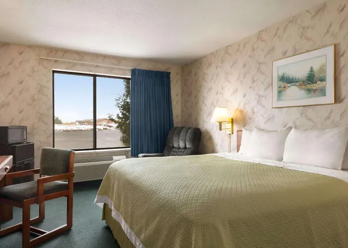 Days Inn By Wyndham Eagle River