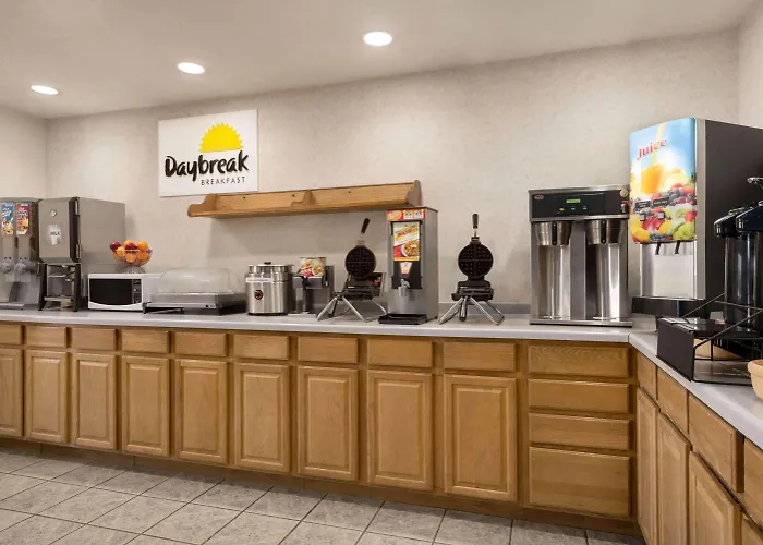 Days Inn By Wyndham Eagle River