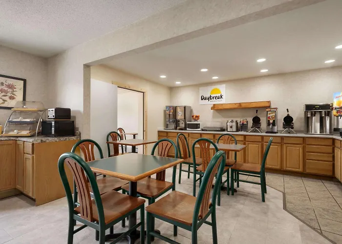 Days Inn By Wyndham Eagle River