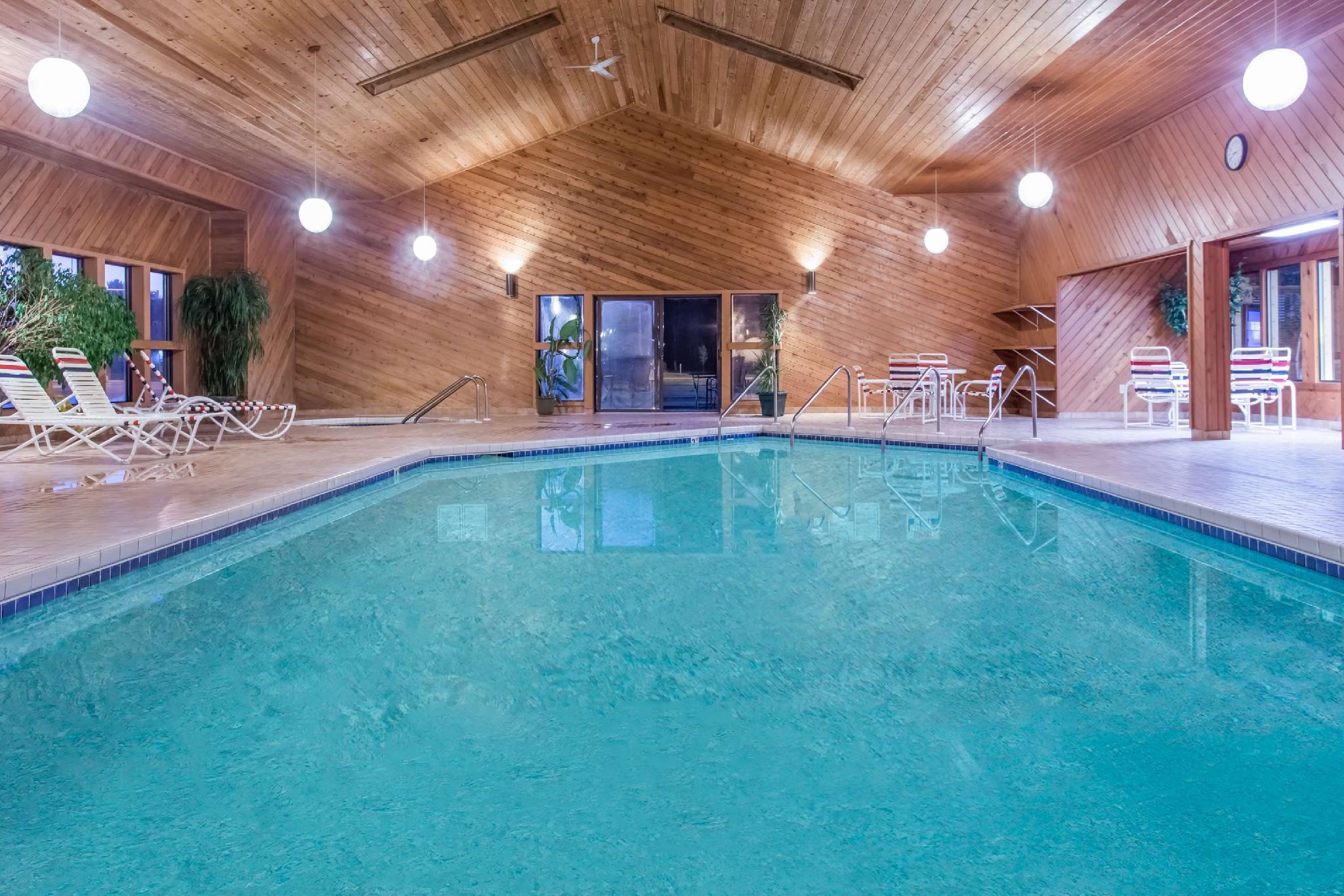 Hotel Days By Wyndham Eagle River